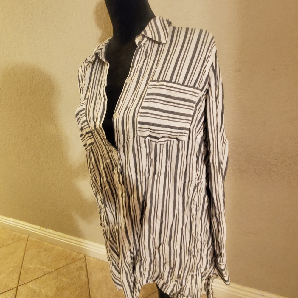 Maternity button up blouse - Picture 2 of 3